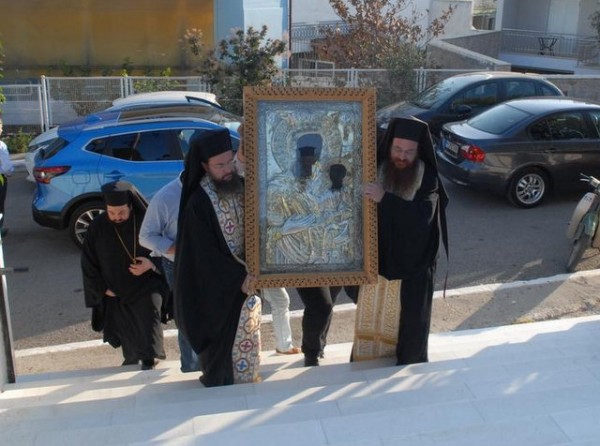 Η Χαλκίδα υποδέχθηκε την Ιερή Εικόνα της Παναγίας της Ξενιάς