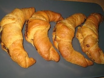 Μουχλιασμένα κρουασάν στην αγορά