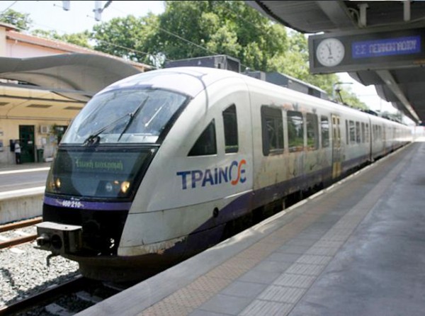 Πρώτο δρομολόγιο του τρένου από Αθήνα για Χαλκίδα, 21 μέρες μετά τα Τέμπη (Video)