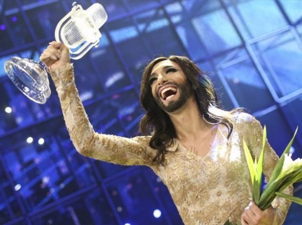 Η Dana International της Αυστρίας στο θρόνο της Eurovision