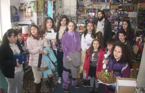 Είπαν τα κάλαντα του Λαζάρου και μοίρασαν λουλούδια