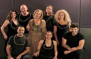 Χαλκιδέοι πάνε να δουν παράσταση της Κάρμεν Ρουγγέρη