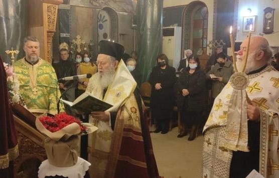 ΦΥΛΛΑ ΧΑΛΚΙΔΑΣ: Ο Μητροπολίτης χοροστάτησε στην Ακολουθία των Β΄ Χαιρετισμών