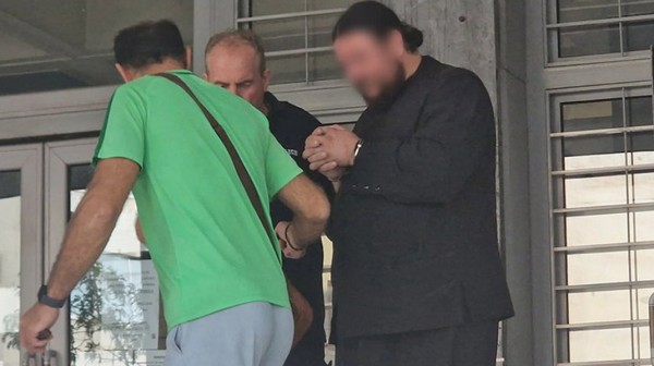 ΑΓΙΟ ΟΡΟΣ: Μοναχός μποξέρ πλάκωσε στις μπουνιές άλλον μοναχό στη Μονή Χιλανδαρίου