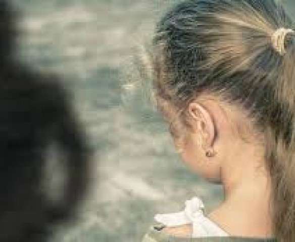 Γονείς εγκατέλειψαν σε πάρκο την τρίχρονη κόρη τους