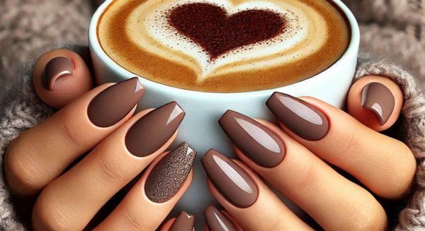 BROWN NAILS: Μ' αυτό το manicure θα ξεχωρίζεις το φθινόπωρο!
