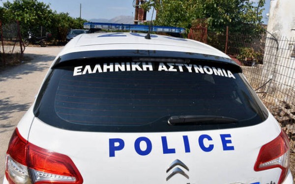 Ανιψιά πέταξε πέτρα στο κεφάλι της θείας της