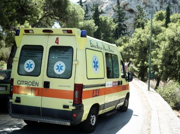 ΣΚΥΡΟΣ: Τραυματίστηκαν σε τροχαίο ατύχημα δύο νεαροί 17 και 21 ετών