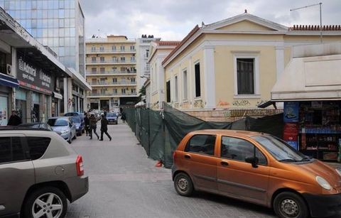 Στένεψε επικίνδυνα η οδός Συγγρού