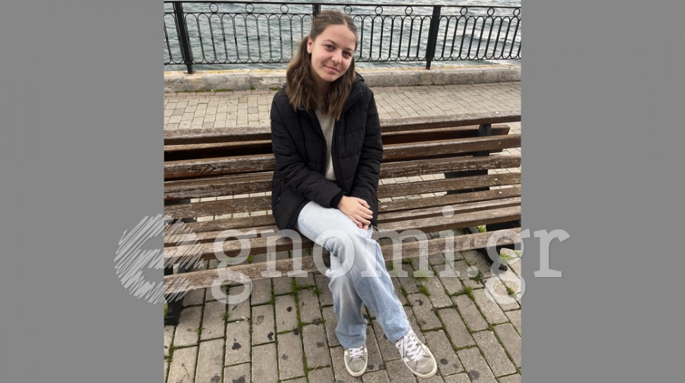 Η Ελεάννα λατρεύει το χρώμα που τονίζει τα μάτια της