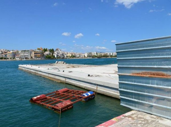 ΑΠΙΣΤΕΥΤΟ: Οι ζημιές στο Μάτι καθυστερούν την ολοκλήρωση της προβλήτας του Αγίου Νικολάου