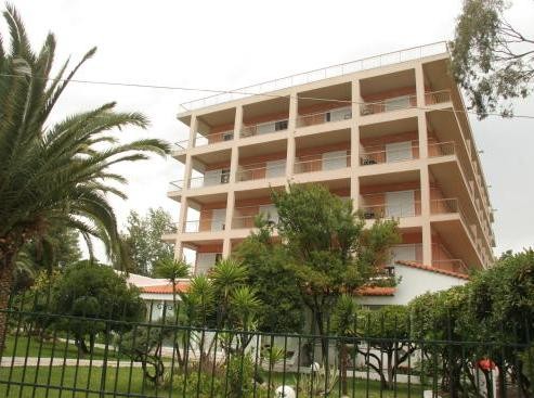 ΑΜΑΡΥΝΘΟΣ: Νέα επέμβαση της Αστυνομίας στο ξενοδοχείο Στεφανία