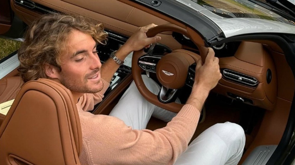 ΣΤΕΦΑΝΟΣ ΤΣΙΤΣΙΠΑΣ: Ετρεχε με 210 χλμ, και του ήρθε η ...λυπητερή μέσω του gov.gr