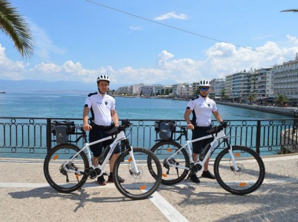 ΧΑΛΚΙΔΑ: Άρχισαν οι περιπολίες αστυνομικών με ποδήλατα