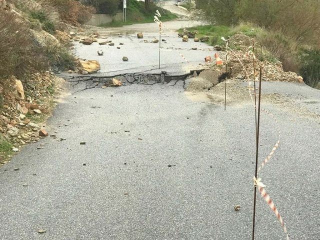 Κορασίδα: Βούλιαξε ο δρόμος
