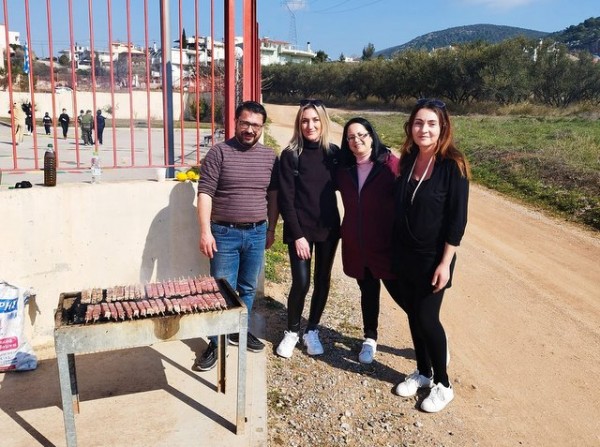 ΜΠΛΕΤΣΑΣ: Πάλι καλά που δεν μας πήραν χαμπάρι ότι ψήσαμε σουβλάκια στο σχολείο