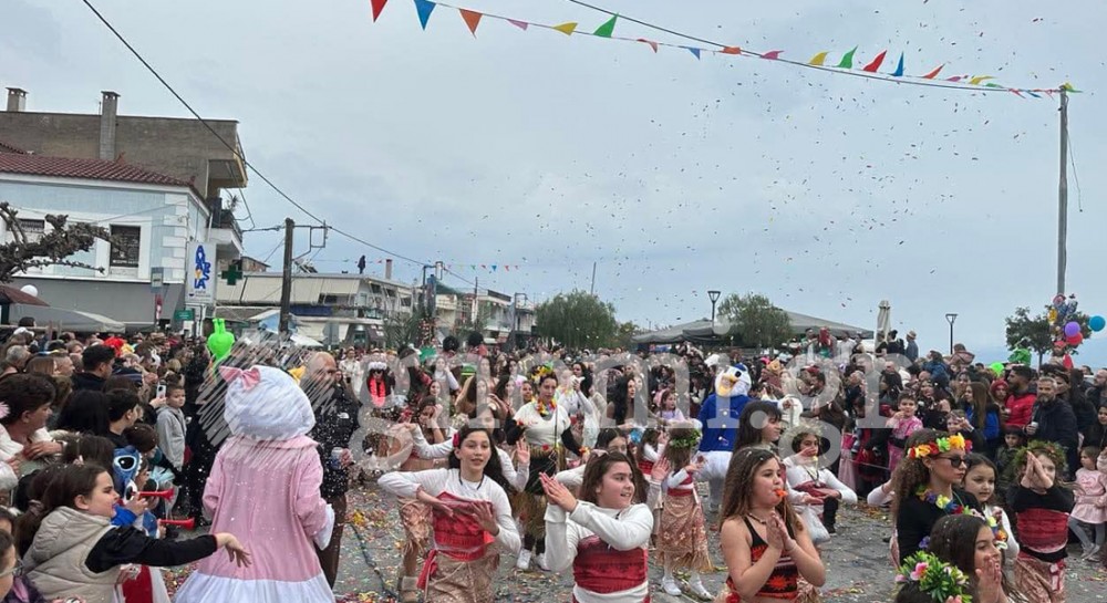 ΚΑΡΝΑΒΑΛΙ ΑΜΑΡΥΝΘΟΥ: Βούλιαξε και φέτος από κόσμο (photos + video)