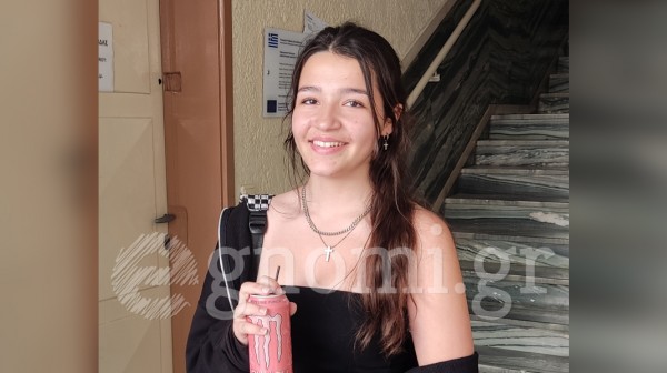 Μάρθα Ντόβρου: Πρώτα τα μαθήματα και μετά τα ...νέα με τις φίλες της