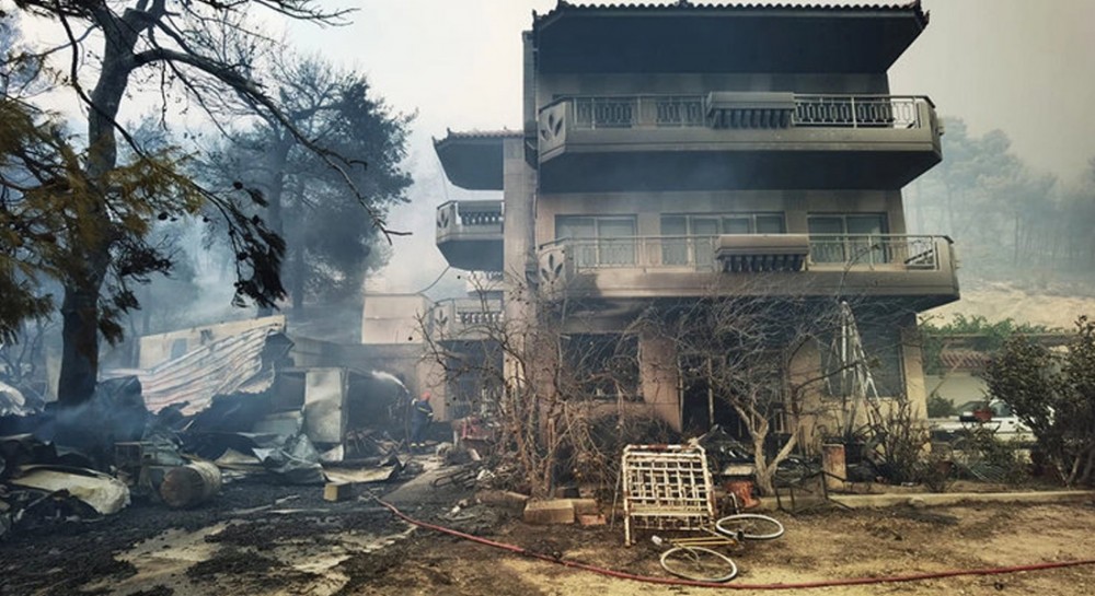 ΣΟΚΑΡΙΣΤΙΚΟ: Κρανίου τόπος η Φυλή - Κάηκαν σπίτια αφήνοντας τους ιδιοκτήτες σε απόγνωση (φωτό και video)