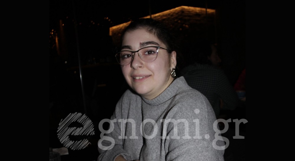 Ακόμη και αν δεν χρειαζόταν γυαλιά μυωπίας, πάλι θα φορούσε!