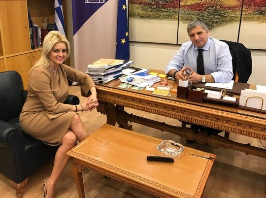 Πήγε στον Πατούλη η Λίνα Ευσταθίου και έφυγε με τρία οχήματα καθαριότητας
