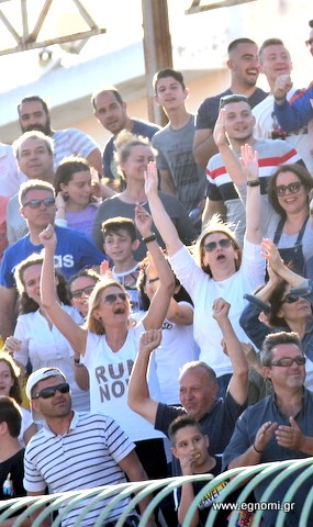 ΤΕΛΙΚΟΣ ΝΕΩΝ ΕΥΒΟΙΑΣ: Πλούσιο φωτορεπορτάζ από αγωνιστικό χώρο, κερκίδα και απονομές