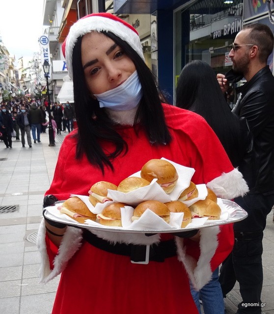 ΧΑΛΚΙΔΑ: Η Ελένη Ντόβολη έγινε Αγιοβασιλίτσα στην Αβάντων