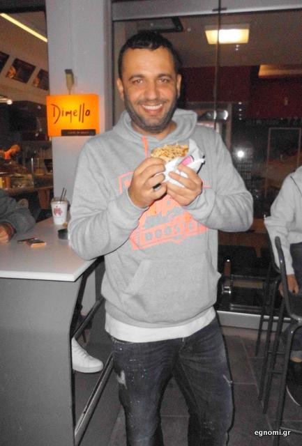 Ετοιμος να τη ...δαγκώσει