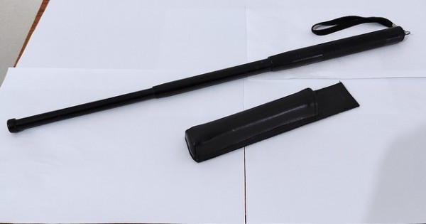 ΙΣΤΙΑΙΑ: Κυκλοφορούσε με παράνομο μεταλλικό γκλομπ μέσα στο αμάξι