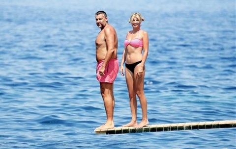 Βουτιά σε άλλη ... θάλασσα για Λιάγκα και Σκορδά