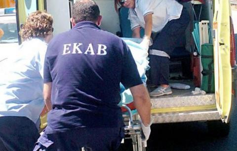 ΧΑΛΚΙΔΑ: Ηλικιωμένη οδηγός έχασε τον έλεγχο αυτοκινήτου και έπεσε πάνω σε παρκαρισμένα οχήματα στη λεωφόρο Μακαρίου