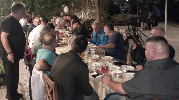 ΑΟ ΧΑΛΚΙΣ: Διοίκηση, προπονητής και παίκτες συνέφαγαν σε καλό κλίμα μετά την τρικυμία