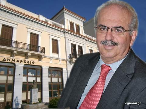 Προσλαμβάνει 5 πτυχιούχους ο Χρήστος Παγώνης