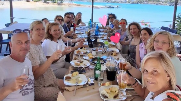 ΧΑΛΚΙΔΑ: Με μπυρίτσα και ουζάκια είπαν αντίο στη σχολική χρονιά