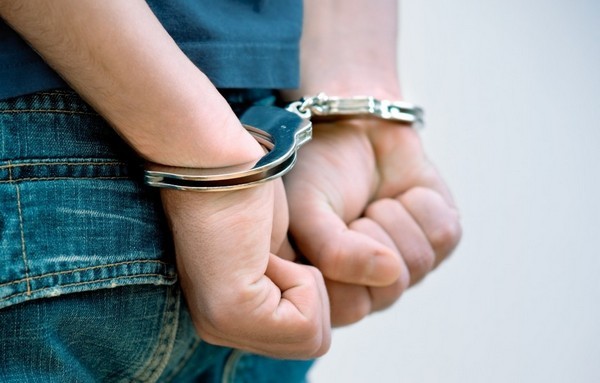 Αλβανός στο Αφράτι πυροβόλησε τη γειτόνισσά του