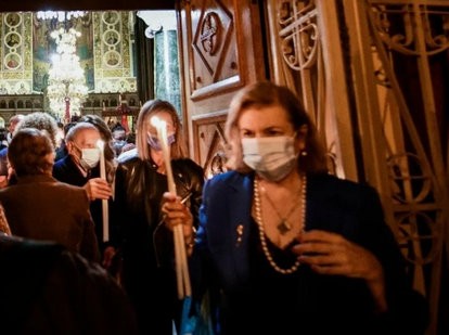 ΚΟΡΩΝΟΪΟΣ: Πάσχα με μάσκες και πιστοποιητικά
