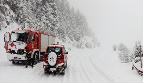 Αγνοούνται τρεις κτηνοτρόφοι στα χιόνια
