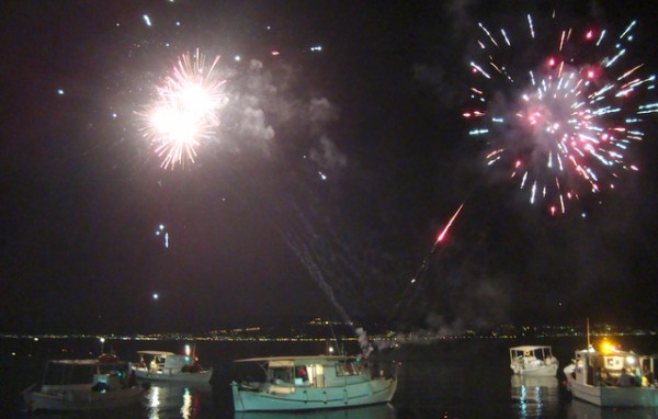 Εντυπωσιακή βραδιά με βαρκαρόλες στην Αμάρυνθο