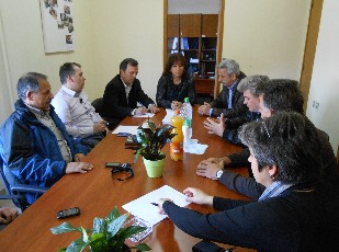 Στο τραπέζι των συνομιλιών Αναγνωστάκης και έμποροι