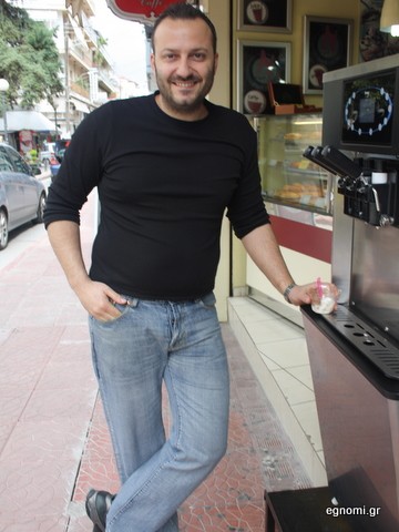Απολαμβάνει από παιδί το ίδιο παγωτό