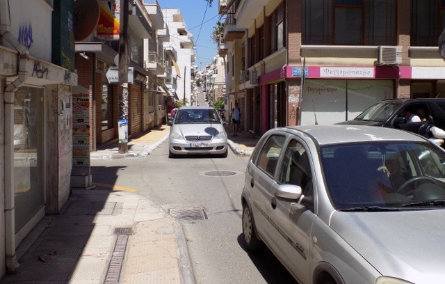 ΧΑΛΚΙΔΑ: Καραμπόλα δύο ταξί σε κεντρικό δρόμο της πόλης