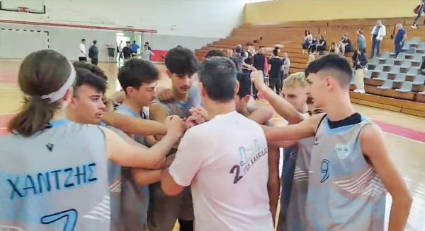 2ο ΛΥΚΕΙΟ ΧΑΛΚΙΔAΣ ΜΠΑΣΚΕΤ: Εχασε τη μάχη ...όχι τη δόξα (VIDEO)