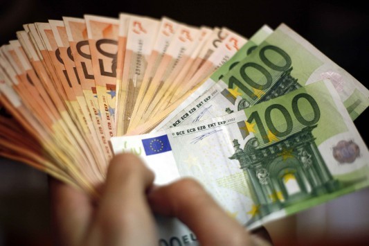 Κλέφτες άρπαξαν 30.000 ευρώ από ηλικιωμένο