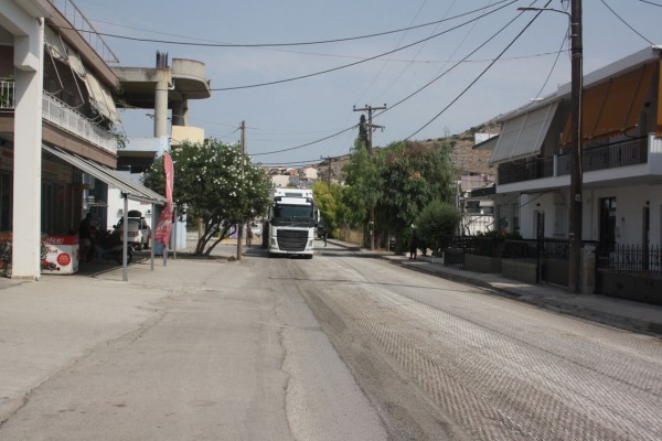 ΧΑΛΚΙΔΑ ΟΔΟΣ ΛΗΛΑΝΤΙΩΝ: Εκλεισε απροειδοποίητα η κεντρική οδός για ασφαλτόστρωση
