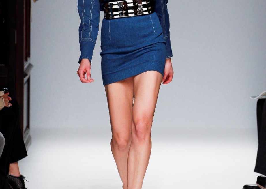 Ηρθε η ώρα για την denim φούστα σας!