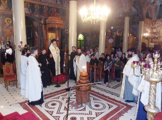 Αρχαιοπρεπής θεία λειτουργία στον Άγιο Δημήτριο