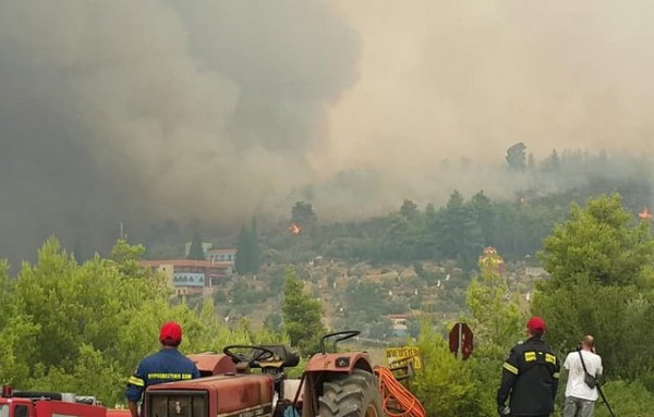 ΦΩΤΙΑ-ΕΥΒΟΙΑ: Δύσκολη νύχτα για τα Ψαχνά- Σε ετοιμότητα για εκκένωση οι κάτοικοι