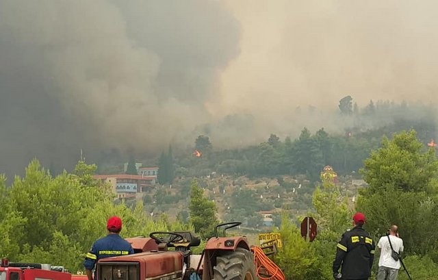 ΦΩΤΙΑ-ΕΥΒΟΙΑ: Δύσκολη νύχτα για τα Ψαχνά- Σε ετοιμότητα για εκκένωση οι κάτοικοι