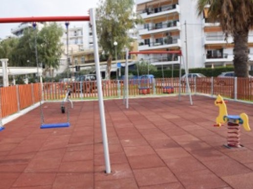 Δύο νέες παιδικές χαρές παραδόθηκαν για χρήση στα παιδιά από το Δήμο Χαλκιδέων