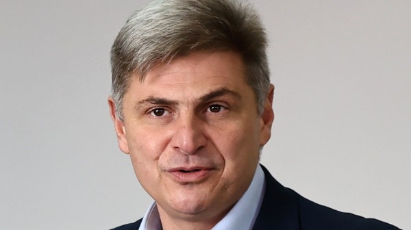 Διεγράφη ο Νικόλας Φαραντούρης από τον ΣΥΡΙΖΑ μετά τις δηλώσεις για το κόμμα Καρυστιανού